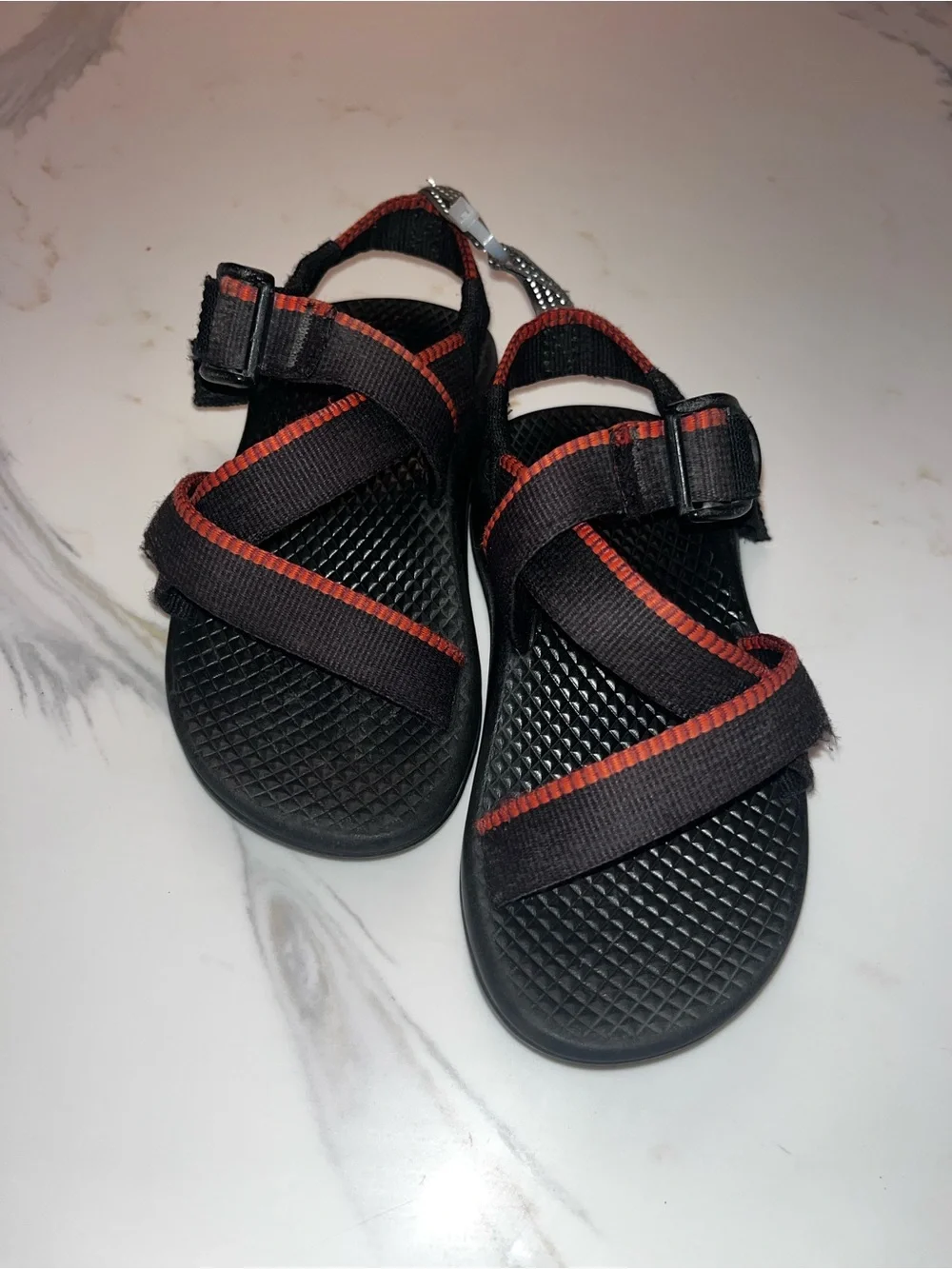 Chaco kids black and red sandals 10c euc